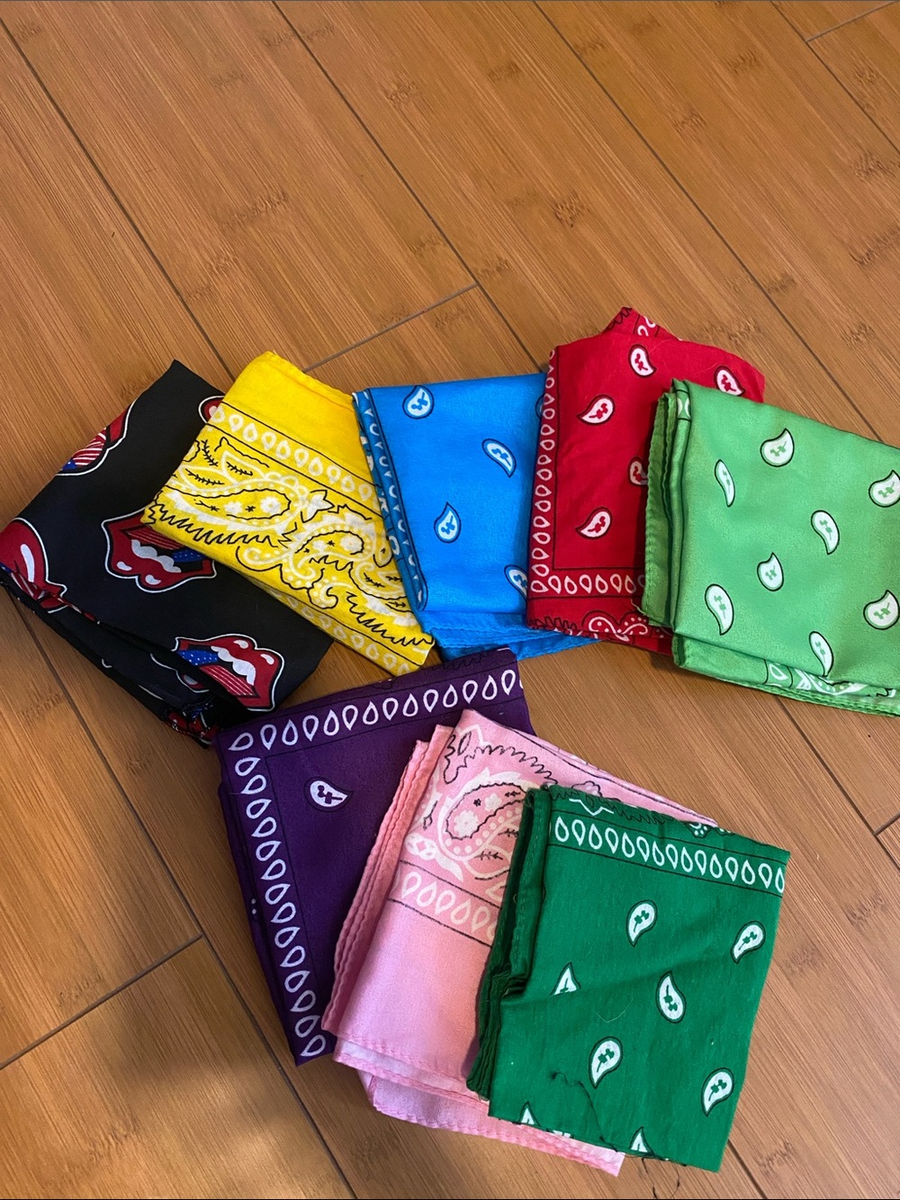 Bundle of 8 bandanas scarves